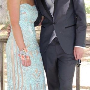 Prom dress size 5 but fits like a 3/4